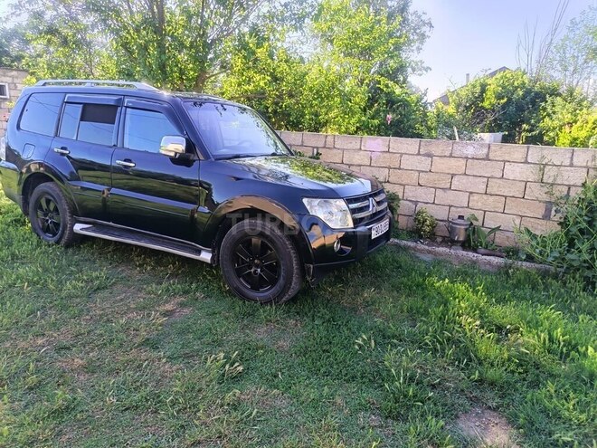 Mitsubishi Pajero-9