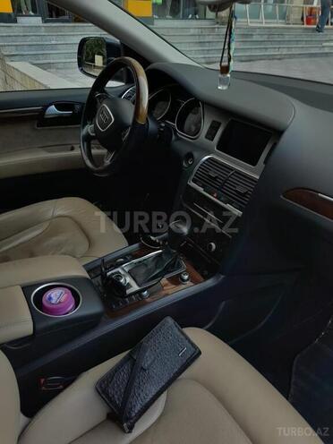 Audi Q7-5