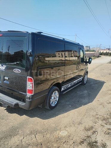 Ford Transit-5