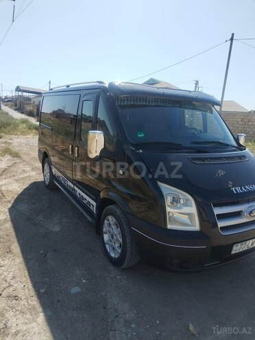Ford Transit-6