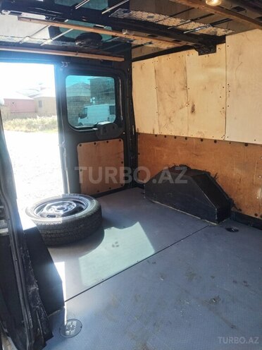 Ford Transit-7