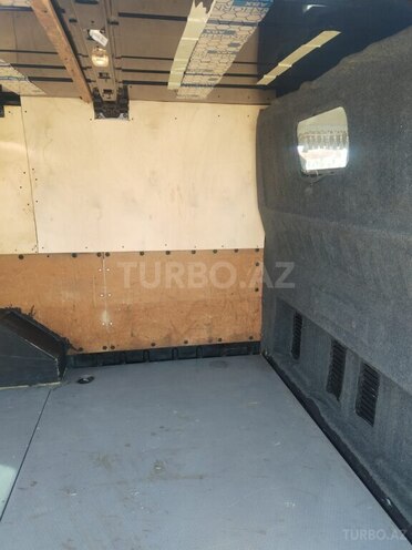 Ford Transit-8