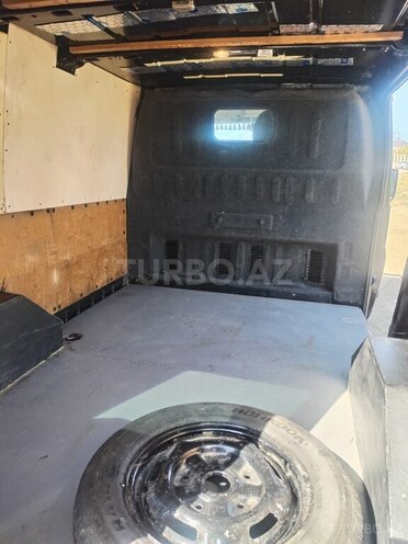 Ford Transit-10