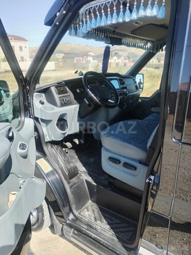 Ford Transit-11