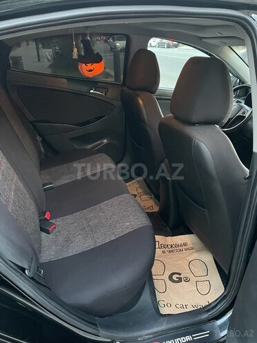Hyundai Accent-16