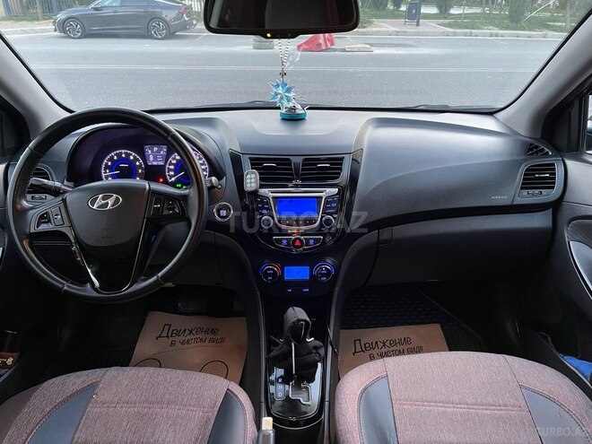 Hyundai Accent-13