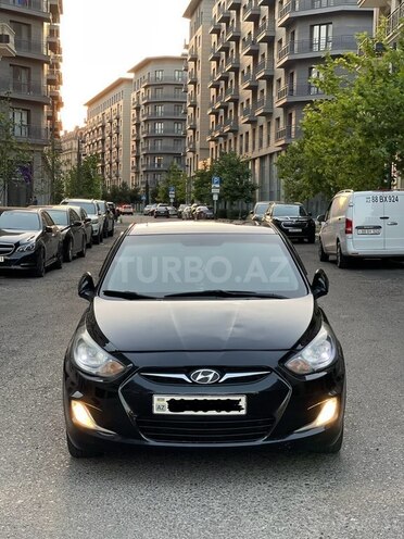 Hyundai Accent-1
