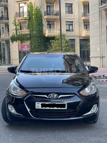 Hyundai Accent-2