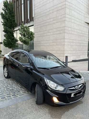Hyundai Accent-8