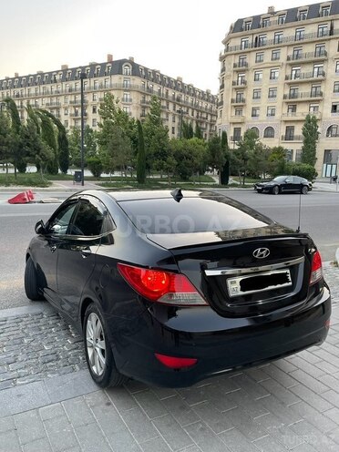 Hyundai Accent-6