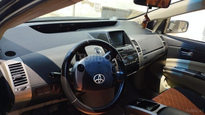 Toyota Prius-9