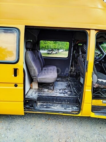 Ford Transit-7
