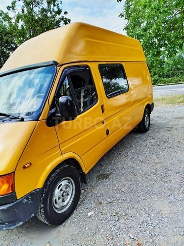 Ford Transit-9