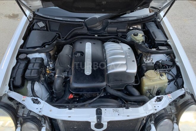 Mercedes E 270-14