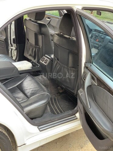 Mercedes E 270-19