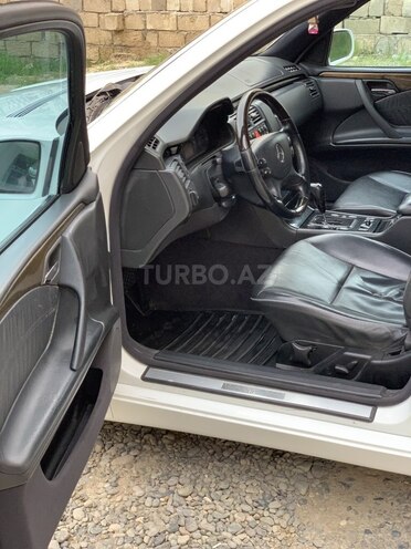 Mercedes E 270-20