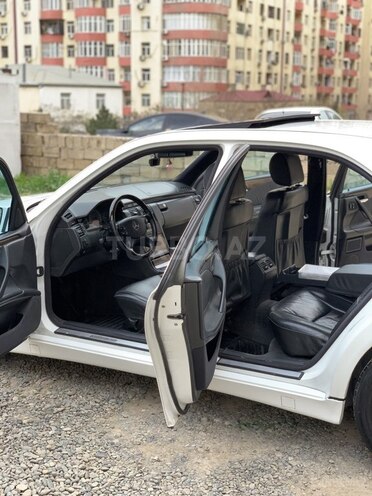 Mercedes E 270-16