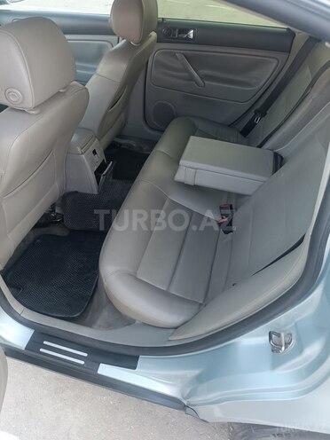 Volkswagen Passat-5