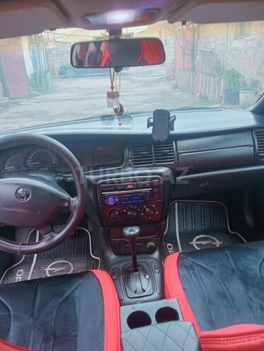 Opel Vectra-6
