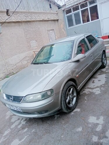 Opel Vectra-11