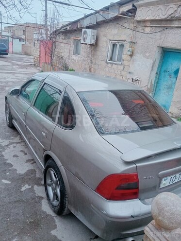 Opel Vectra-10