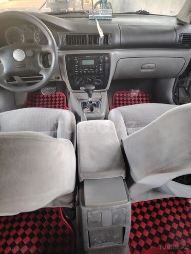 Volkswagen Passat-4