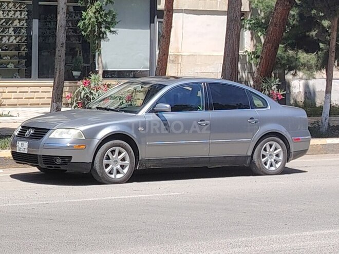 Volkswagen Passat-2