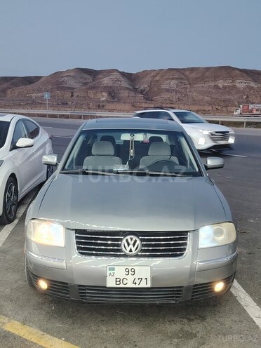 Volkswagen Passat-1