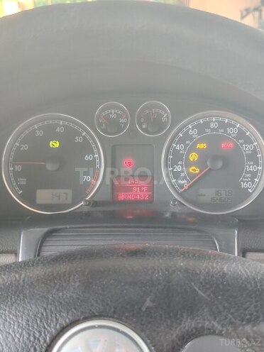 Volkswagen Passat-5