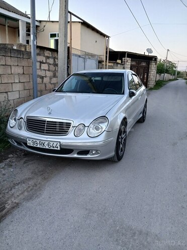 Mercedes E 270-11