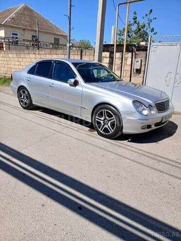 Mercedes E 270-13