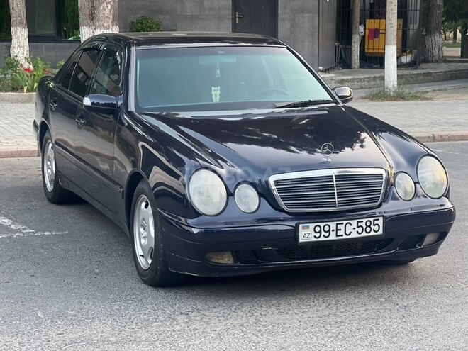 Mercedes E 270-19