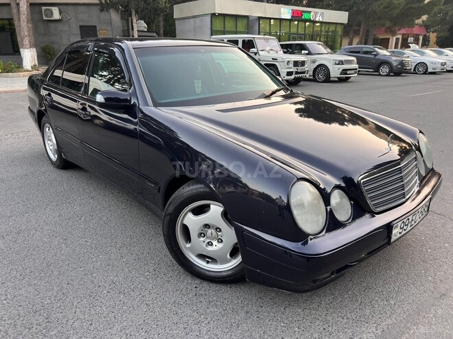 Mercedes E 270-4