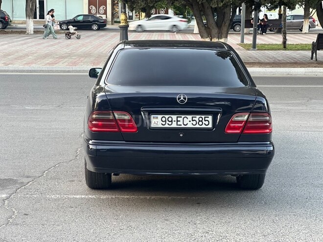 Mercedes E 270-16