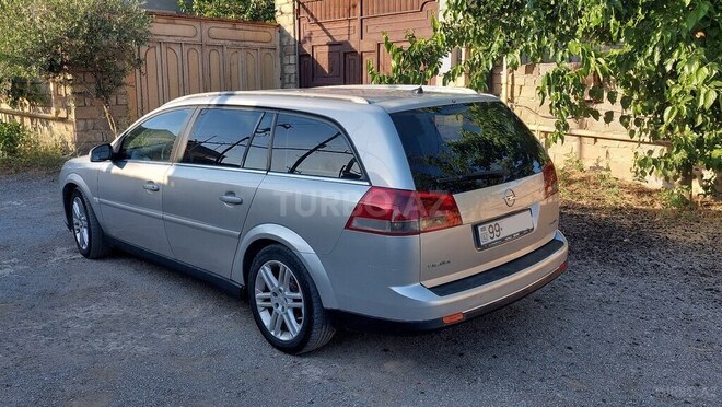 Opel Vectra-4