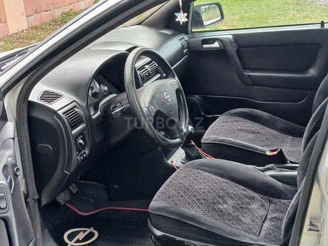 Opel Astra-7
