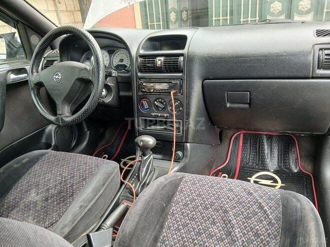 Opel Astra-11