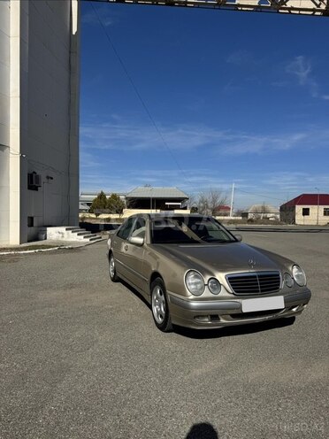 Mercedes E 220-2