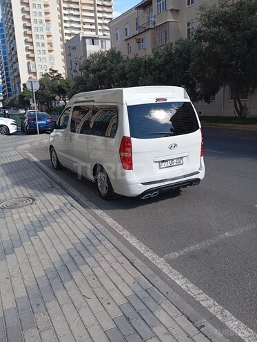 Hyundai H-1-6