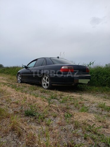Opel Omega-2