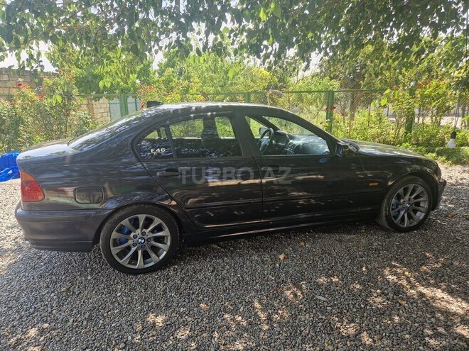 BMW 318-8