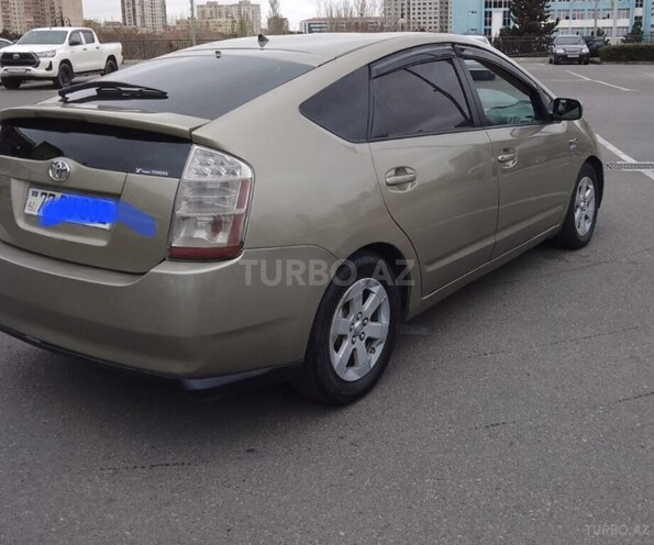 Toyota Prius-3