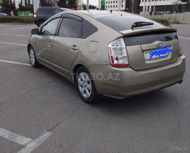 Toyota Prius-5