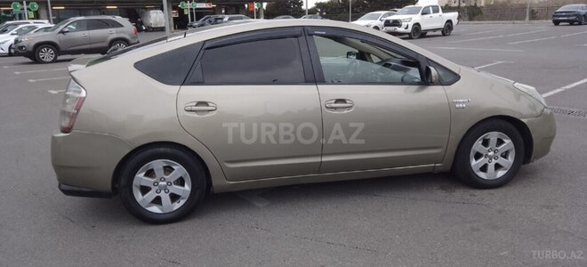 Toyota Prius-4