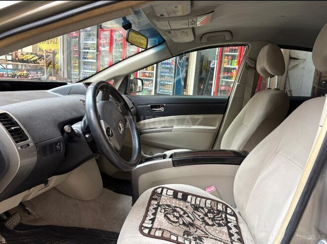 Toyota Prius-7