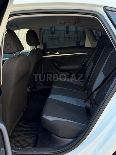 Volkswagen Passat-20