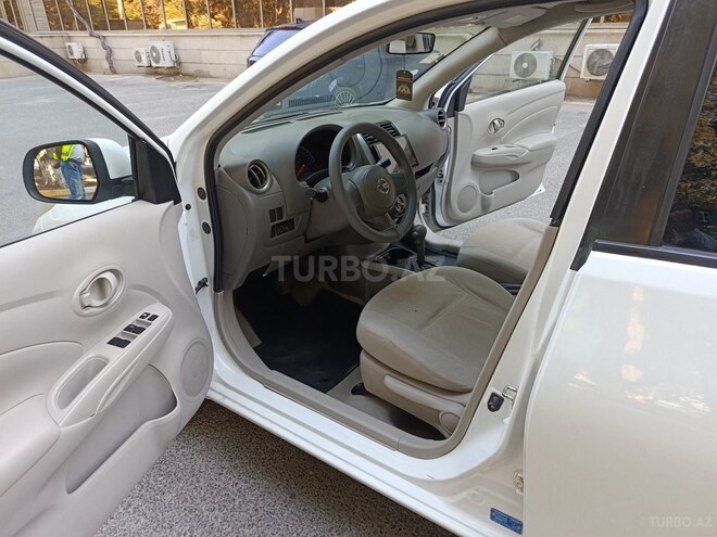 Nissan Sunny-14