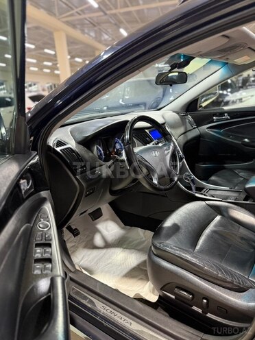 Hyundai Sonata-15
