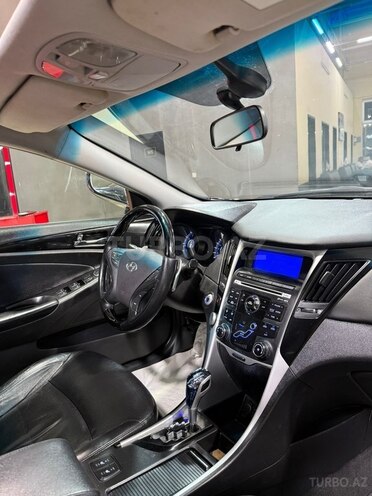 Hyundai Sonata-18