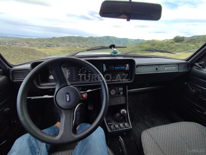LADA (VAZ) 2107-2